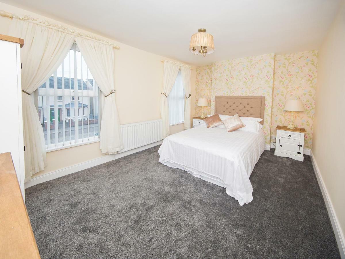 Tsa Shaftesbury Avenue Villa Belfast Room photo