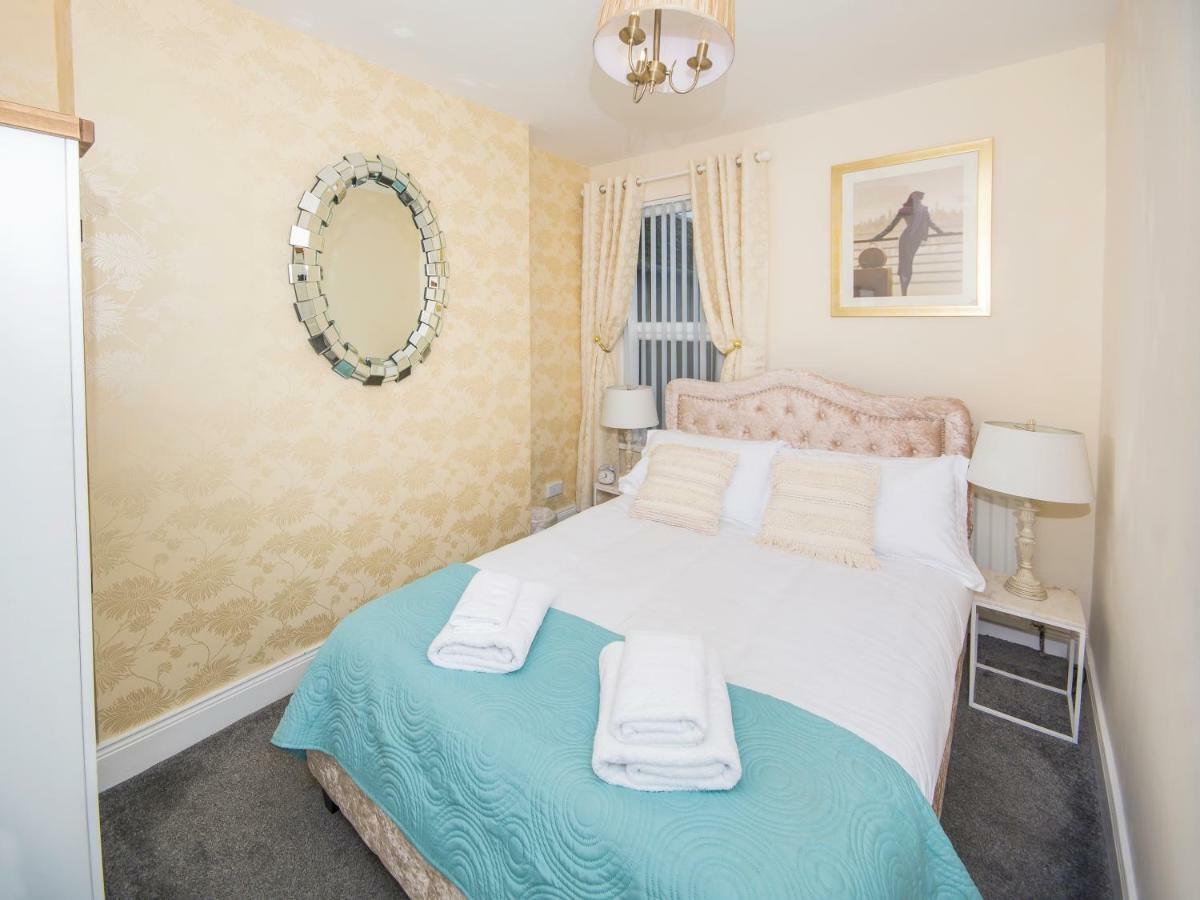 Tsa Shaftesbury Avenue Villa Belfast Room photo